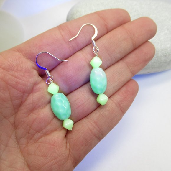 Uranium glass bead earrings - Picture 7 of 11